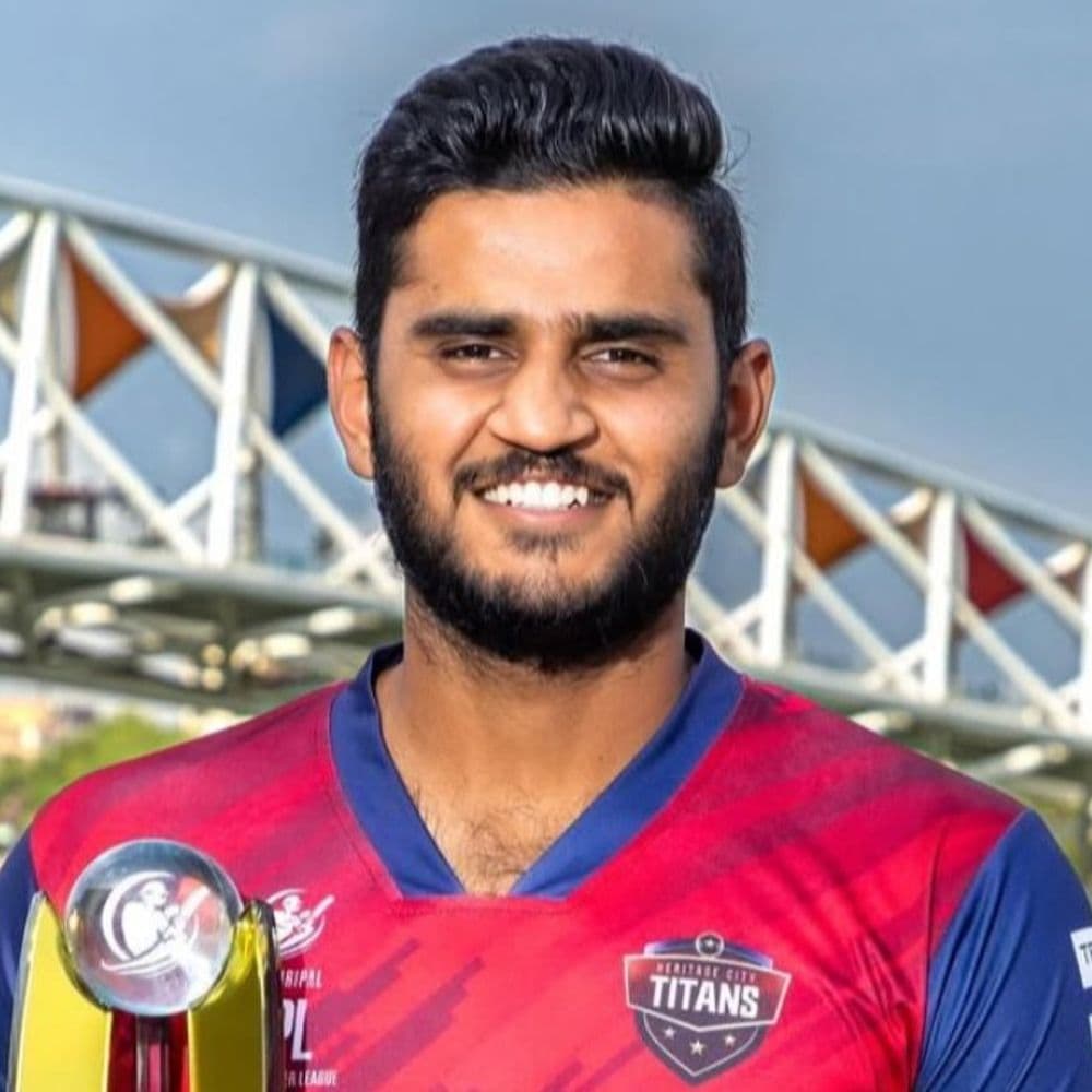 CSK के उर्विल पटेल का 31 गेंदों पर शतक:मुश्ताक अली ट्रॉफी में 10 छक्के लगाकर 119 रन बनाए; केरल से सैमसन की फिफ्टी