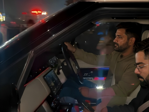 ​​​​​​​एमएस धोनी के घर पहुंचे विराट कोहली और ऋषभ पंत:माही और उनके परिवार के साथ डिनर किया, धोनी ने खुद ड्राइव कर विराट को घुमाया