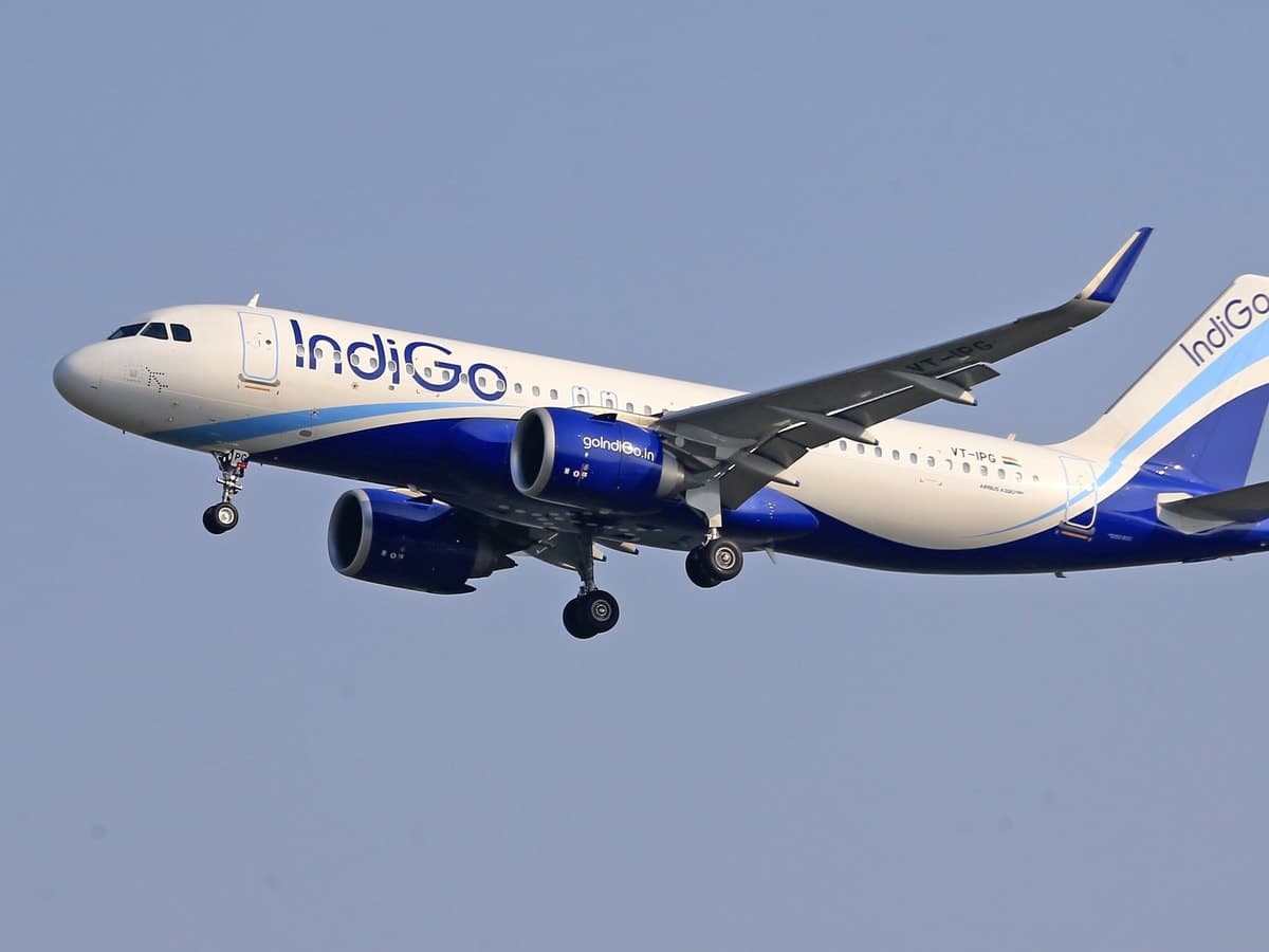 IndiGo से सफर करने वालों को झटका, शिशु टिकट से एक्स्ट्रा बैगेज तक महंगा