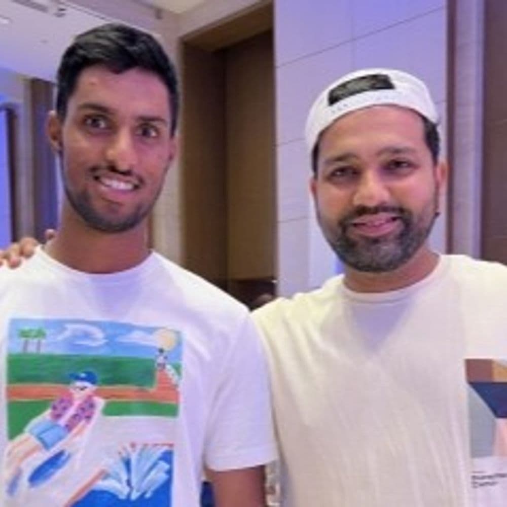 रोहित शर्मा-तिलक वर्मा ने स्वराज सूटिंग में 11000 शेयर खरीदे:लिस्ट में KKR कोच भी शामिल; कंपनी का प्रेफरेंशियल अलॉटमेंट से ₹103 करोड़ जुटाने का प्लान